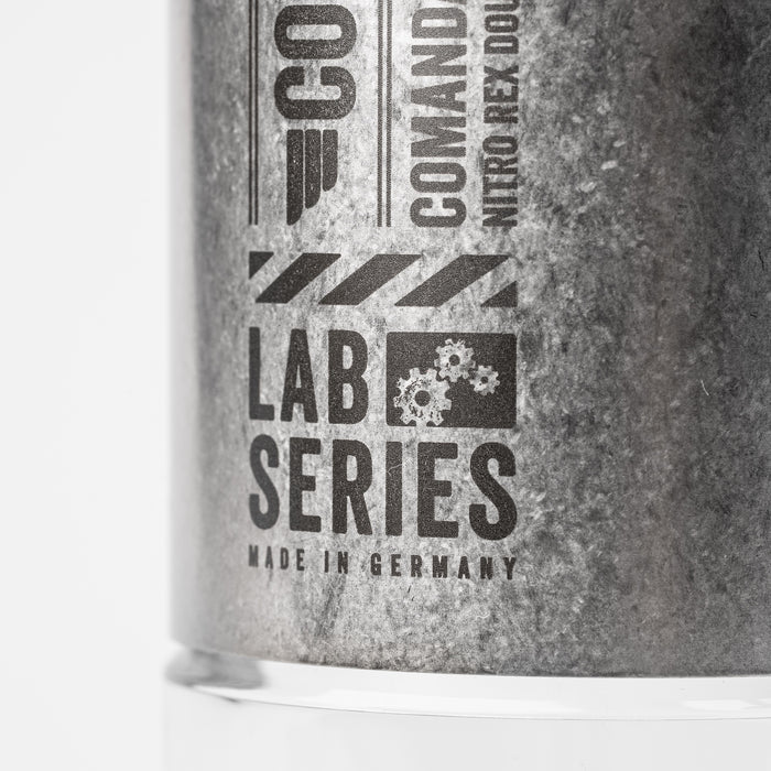 Comandante C40 MK4 Lab Series Tigershark – gros plan sur le marquage et l&