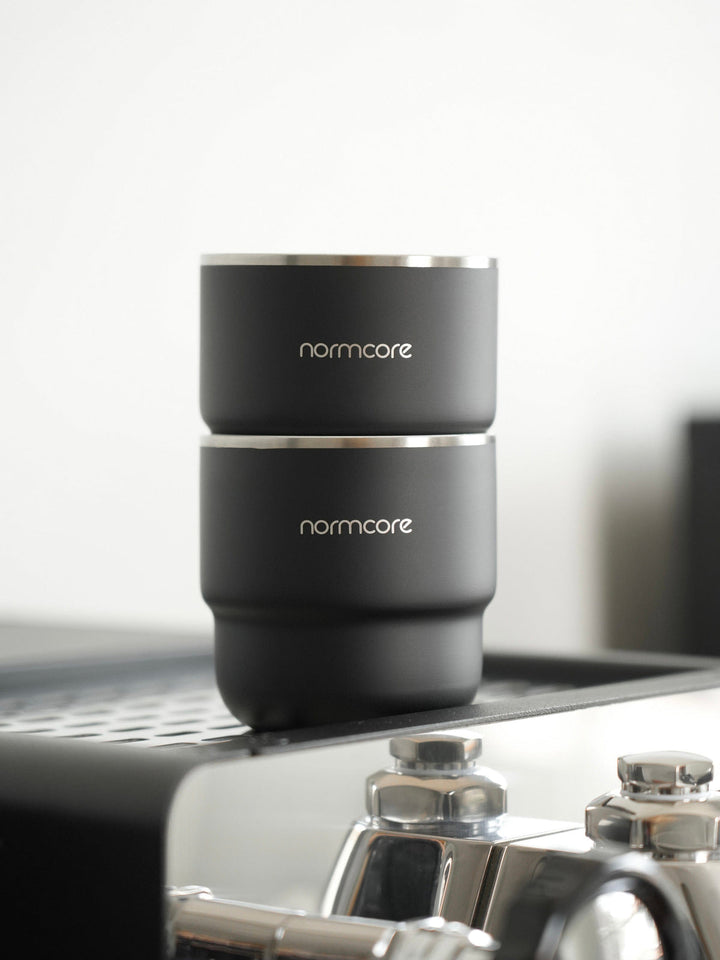 Tasses à espresso Normcore en main – Coffee Coaching Club 7