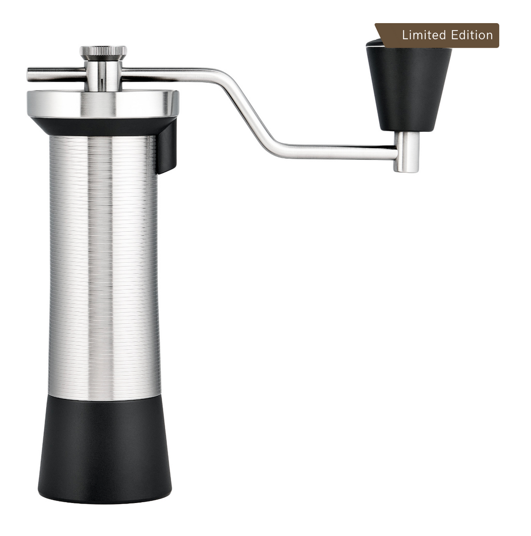 Kinu M47 Titan – moulin à main premium en titane - Coffee Coaching Club