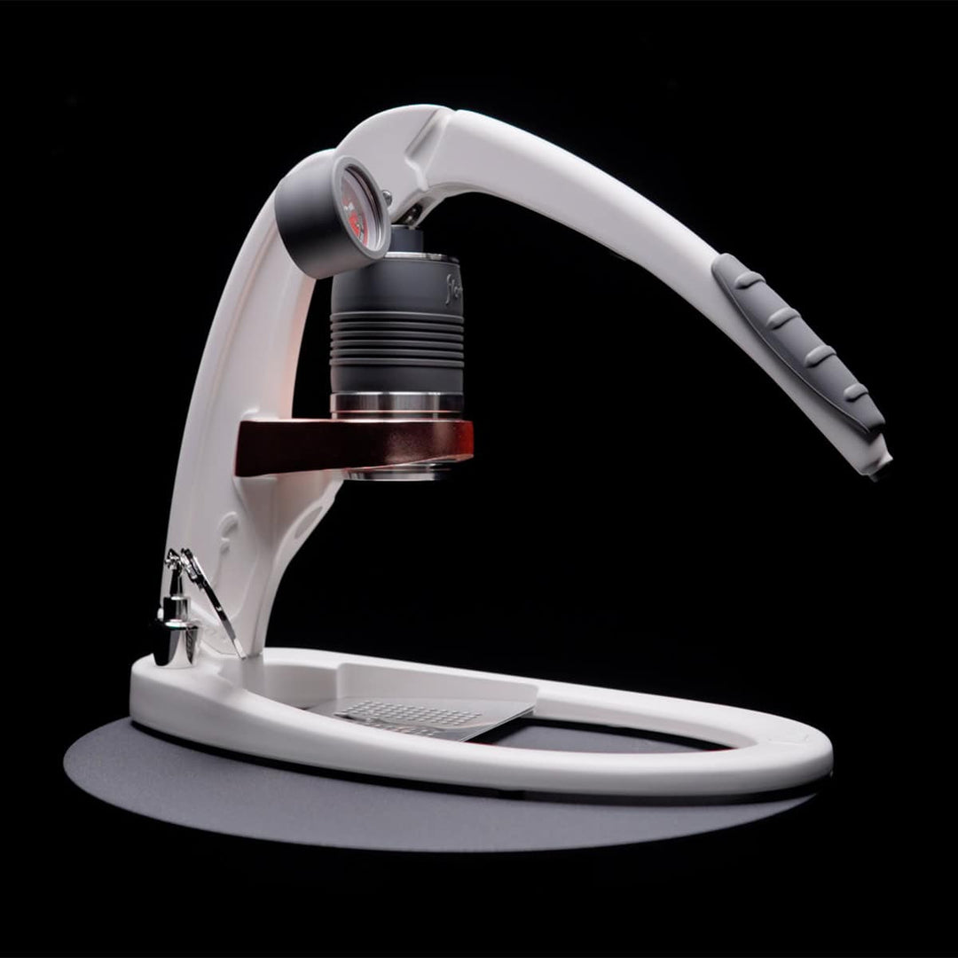 Flair PRO 3 vista lateral con manómetro – Coffee Coaching Club 15