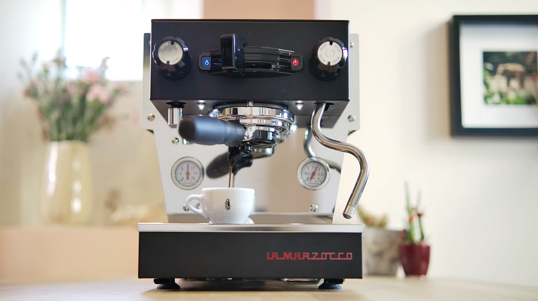 La Marzocco Linea Micra em Preto – Ritual do espresso com chávena – Coffee Coaching Club