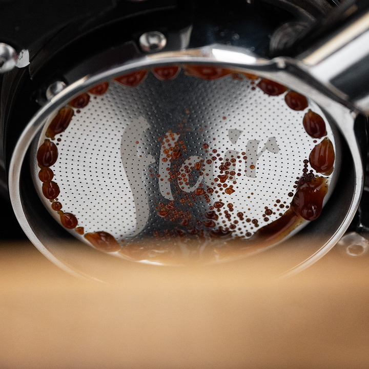 Flair 58 High Uniformity Basket im Siebträger – Coffee Coaching Club 4