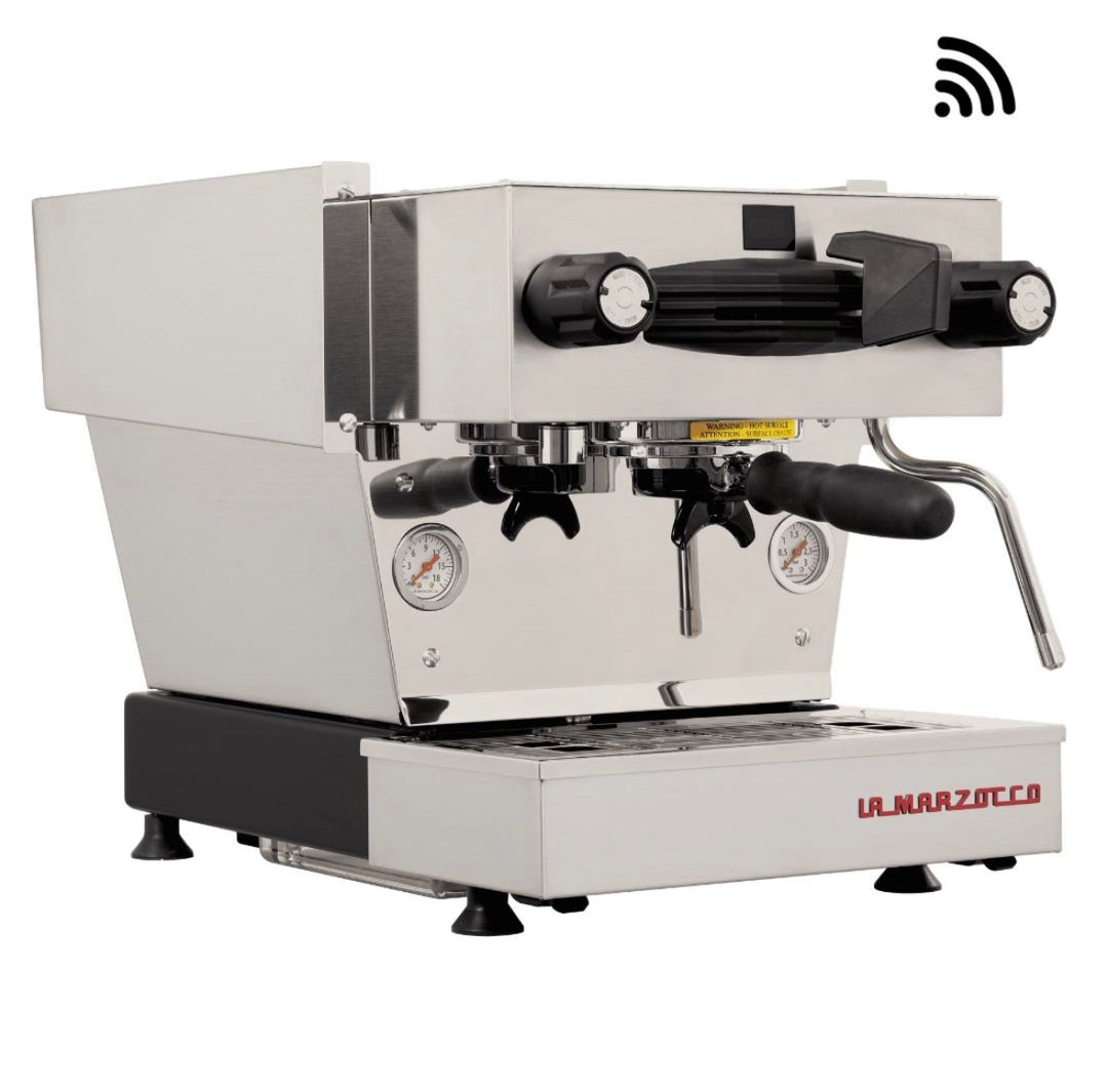 La Marzocco Linea Mini R in Weiss – Frontansicht halbseitlich – Coffee Coaching Club