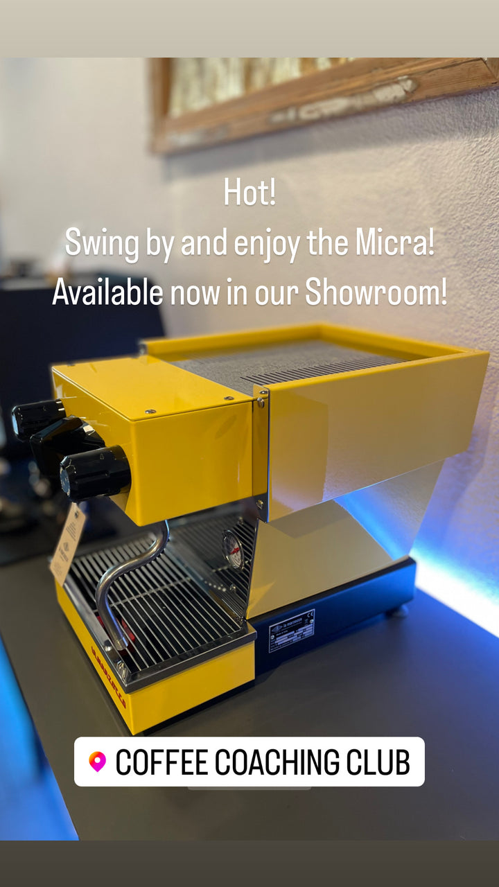 La Marzocco Linea Micra in Gelb – verfügbar im Coffee Coaching Club Showroom