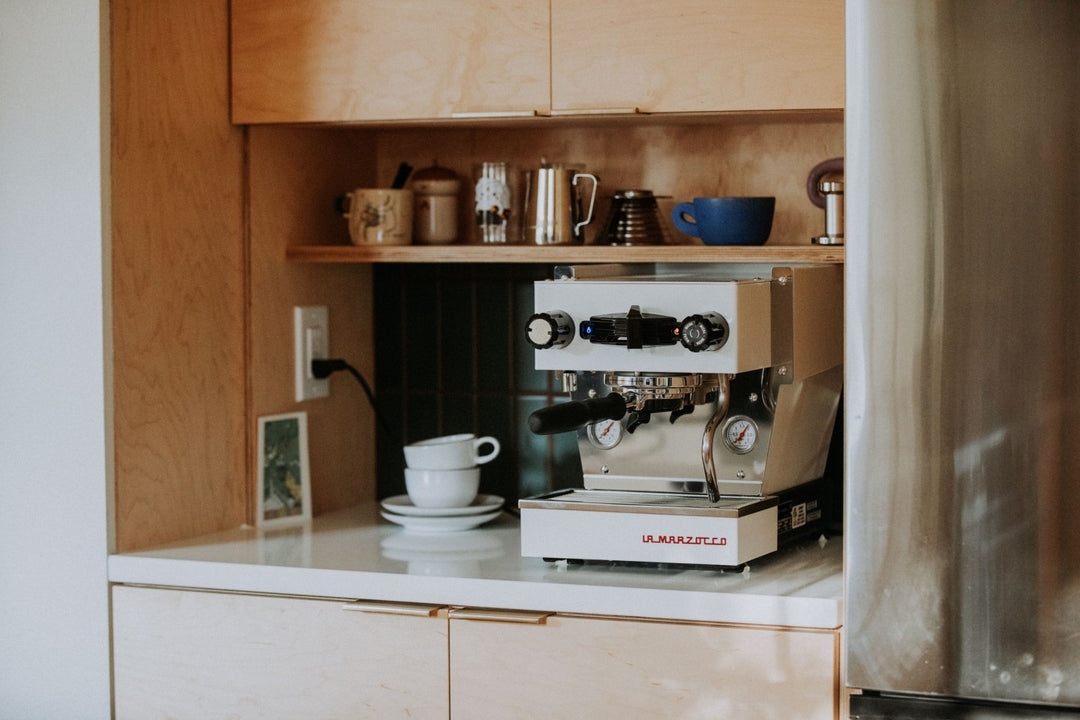 La Marzocco Linea Micra in Schwarz – Lifestyle in moderner Küche – Coffee Coaching Club
