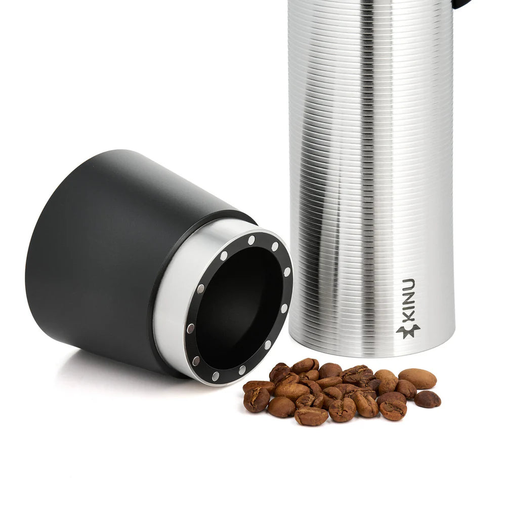 Kinu M47 Rebel Handkaffeemühle – Coffee Coaching Club