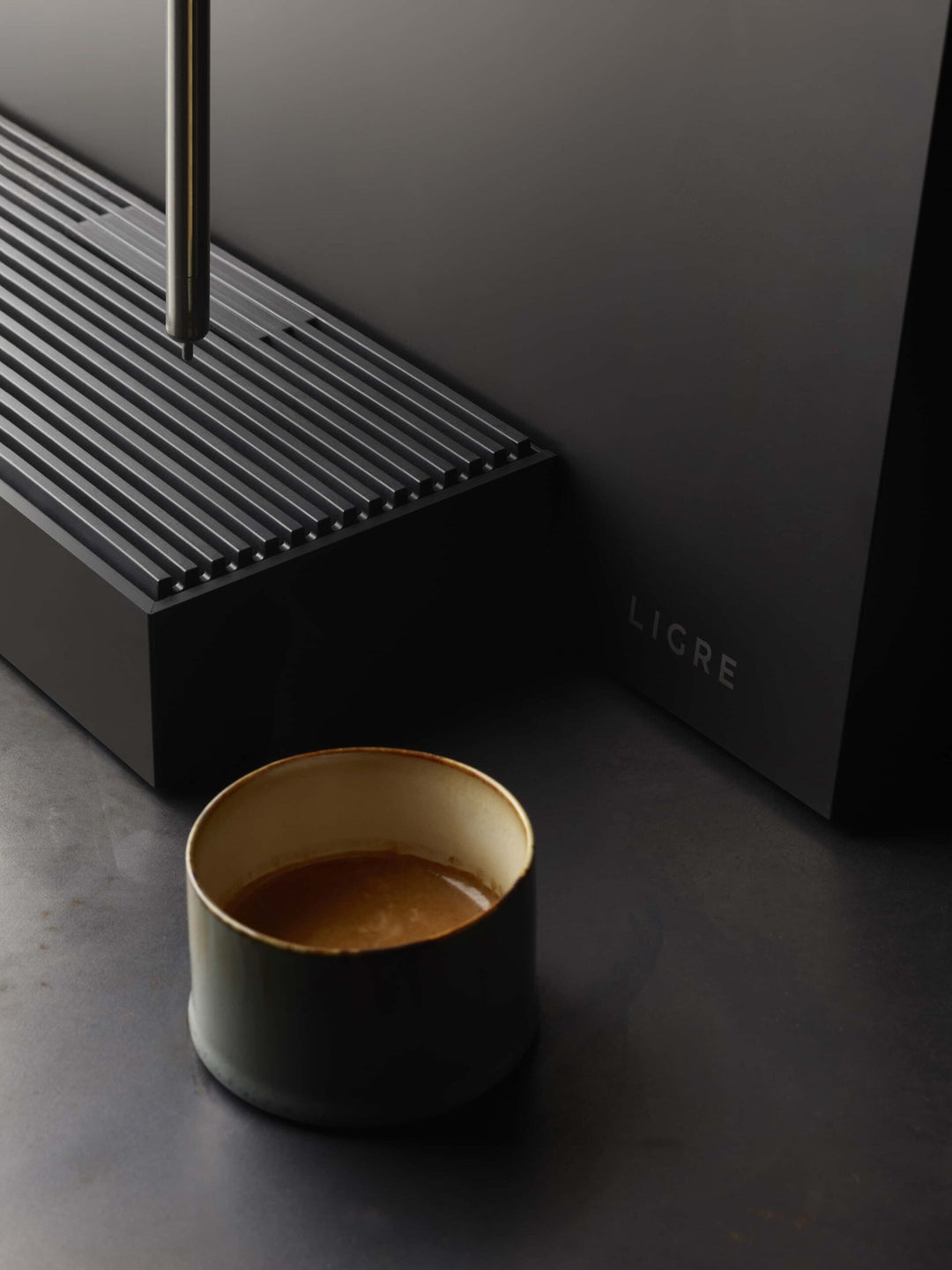 Ligre Youn machine à espresso design en noir mat – plaisir de l&