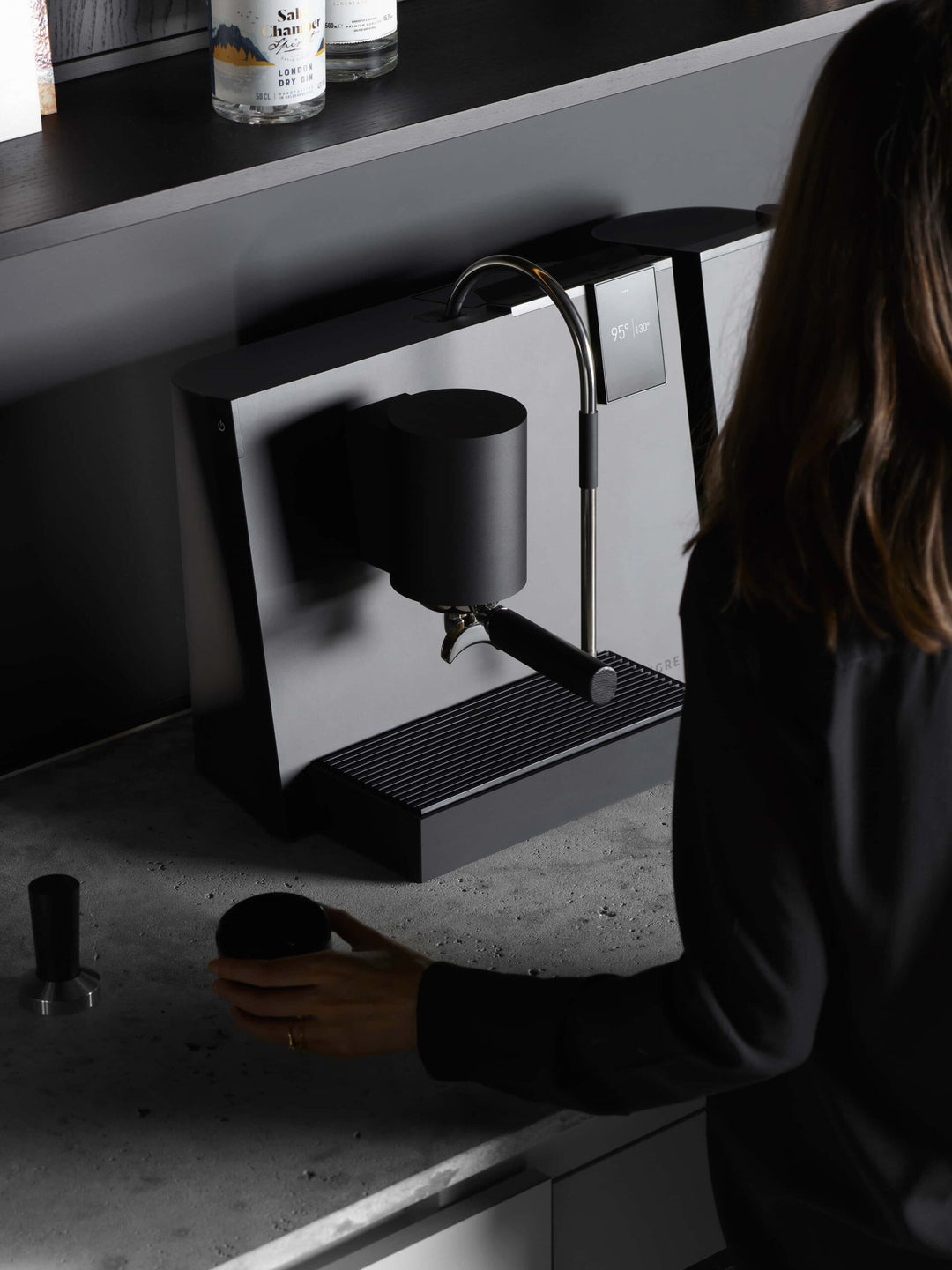 Ligre Youn machine à espresso design en noir mat – photo mise en avant – Coffee Coaching Club