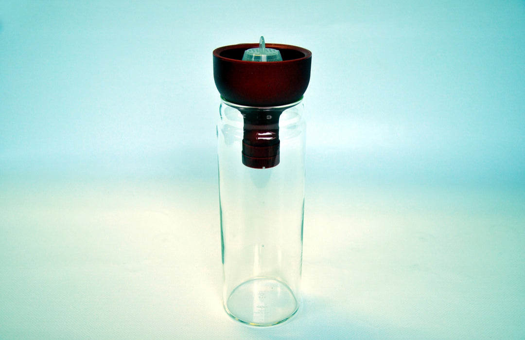 HARIO Filter-in Bottle - Vermelho - Coffee Coaching Club
